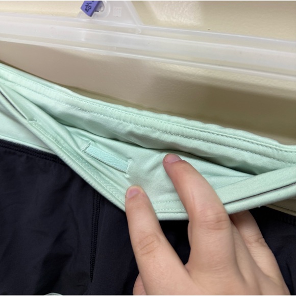 Lululemon Speed Up Shorts - Picture 3 of 6